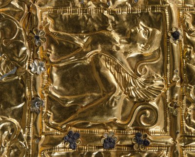 Detalje af en folie med præget dekoration fra Delphi (guld) af Greek