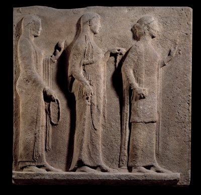 Græsk kunst: plakette på afsnittet om teorierne: ansigt, der repræsenterer nåde. Lavt marmorrelief fra øen Thassos i Grækenland. 480 f.Kr. Paris, Louvre-museet af Greek