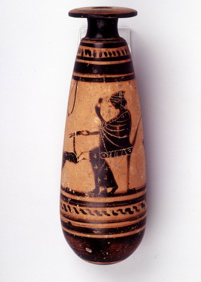 Maleri på vase: Alabast plejede at indeholde parfumen: Det ene ansigt forestiller en kvinde, der leger med en då og holder en blomst. Hendes kurv til at holde ulden er bag hende. 500 f.Kr. BNF, Medaljekontoret. af Greek