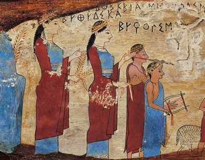 Votivpanel fra Pitsa-hulen nær Sikyon, detalje, procession med offerbærere, lyre- og fløjtespillere, græsk inskription af Greek