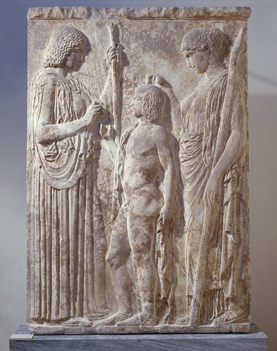 Marmorbasrelief, der forestiller Triade af Eleusinske Mysterier med Persephone, Demeter og Triptolemus, fra Eleusis af Greek School