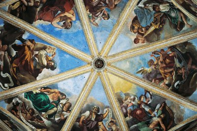 Fresker af Pier Francesco Mazzucchelli, kendt som Morazzone (1573-1626) og Giovanni Francesco Barbieri, kendt som Guercino (1591-1666), interiøret i Piacenza-katedralen, Emilia-Romagna, Italien af Guercino