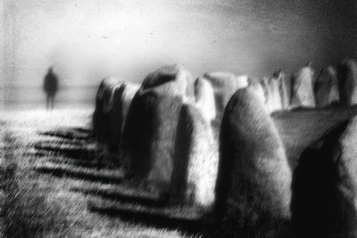 Et landskab med en mystisk stencirkel af Gustav Davidsson
