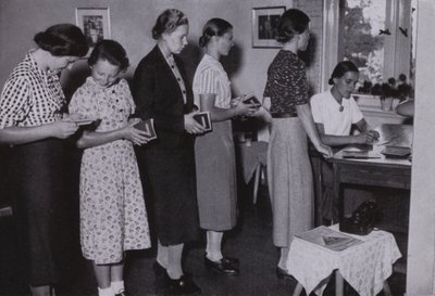 Nuoret naiset kolmannessa valtakunnassa: Wir Arbeitsmaid, We The Labour Maiden (m/v kuva) af Gustav von Estorff