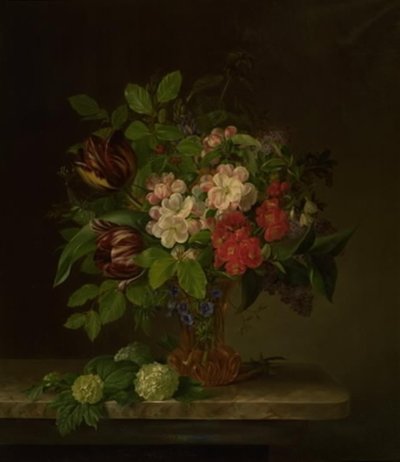 Et glas med forårsblomster af Hanne Hellesen