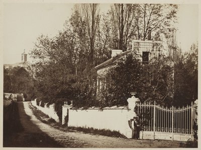 Gade i Louveciennes, ca. 1869 (albumintryk fra glasnegativ) af Henri Bevan