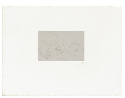 Ung kvinde betragter en krukke med rød fisk af Henri Matisse