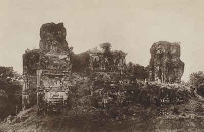 Ruinerede byer på Ceylon: Jetawanarama, fra nord (s/h foto) af Henry W. Cave