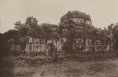 Ceylons ruinerede byer: Thuparama ved Polonnaruwa (s/h-foto) af Henry W. Cave