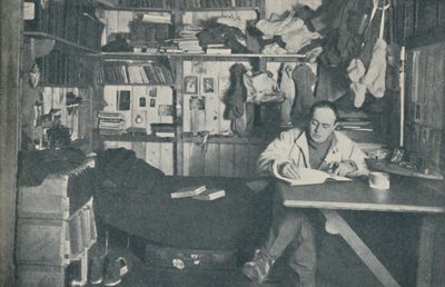 Kaptajn R. F. Scott, R.N., skriver i sin dagbog, c1911, 1936. af Herbert Ponting