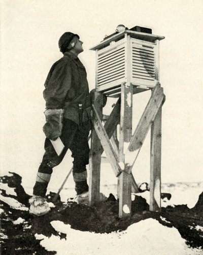 Dr. Wilson ser de første solstråler blive optaget, c1911, 1913 af Herbert Ponting