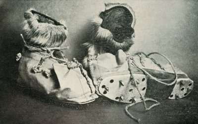 Finnesko med stegjern, c19101913, 1913 af Herbert Ponting