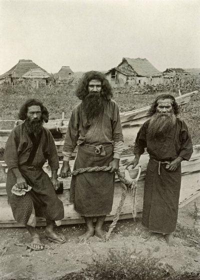 Happu Konno, Jægeren i midten og to Ainu-fiskere, 1910. af Herbert Ponting