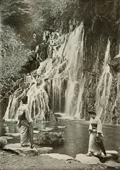 Vandfaldet af faldende juveler ved Yumoto, 1910. af Herbert Ponting