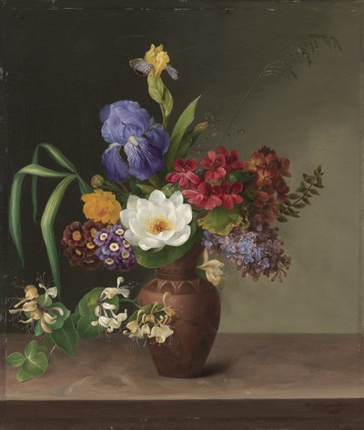 Vase i græsk stil med iris, syren og kaprifolium af Hermania Neergaard