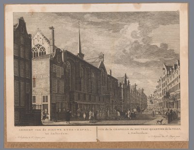 Udsigt over Heilige Stede (Nieuwezijds Kapel) i Amsterdam Udsigt over det nye Zyds-kapel, til Amsterdam / Vue de la Chapelle du Nouveau Quartier de la Ville, à Amsterdam (titel på objektet) Atlas of Fouquet (serietitel) af Hermanus Petrus Schouten (possibly)