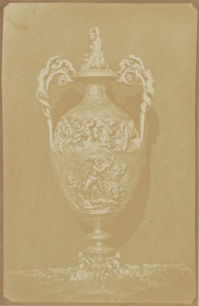 [Udsmykket vase med håndtag] af Hippolyte Bayard