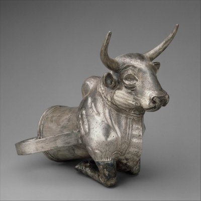 Fartøj, der ender i forparten af en tyr, ca. 1300 f.Kr. (sølv) af Hittite