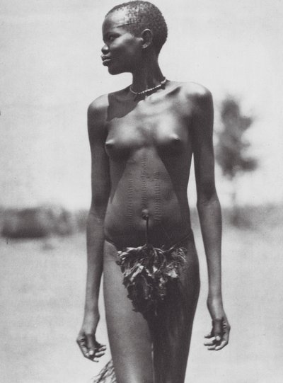 Afrika: Djur-pige, Sudan (s/h-foto) af Hugo Adolf Bernatzik