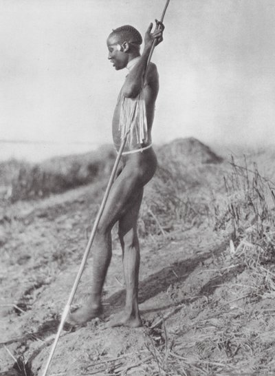 Afrika: Nordlige dinkaer fra Den Hvide Nil (s/h foto) af Hugo Adolf Bernatzik