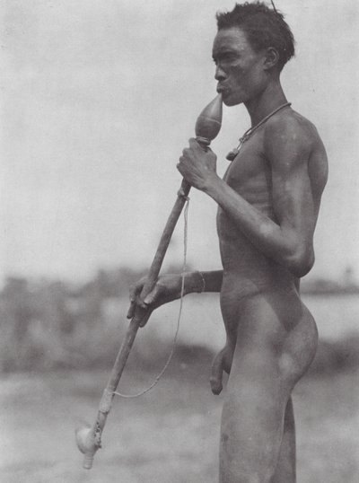 Afrika: Nueriserede dinkaer på Bahr el Zeraf (s/h-foto) af Hugo Adolf Bernatzik