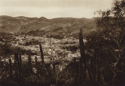 Mexico: Guanajuato, Samlet udsigt over landsbyen (s/h-foto) af Hugo Brehme
