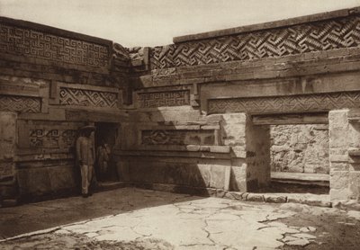 Mexico: Mitla-ruinerne (s/h-foto) af Hugo Brehme