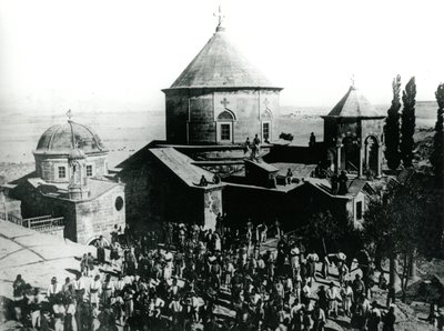 Pilgrimsvandring ved Tomarza-klosteret, sydøst for Kayseri af Hugo Grothe