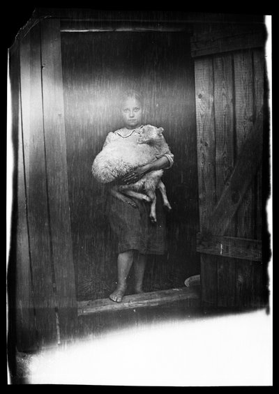 Sheep Girl, Hilma Ylä-Outinen og Bunka af Hugo Simberg