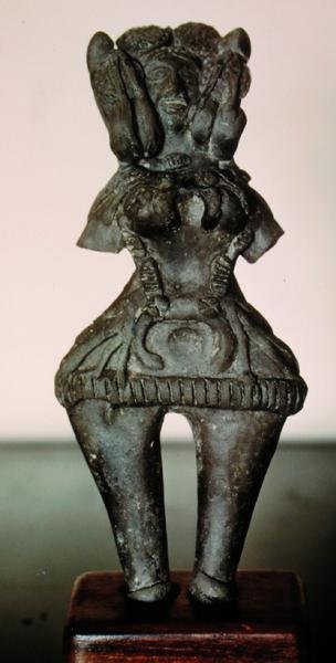 Figur af en modergudinde, Mauryan, fra Uttar Pradesh (sten) af Indian