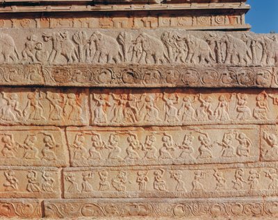 Detalje af muren, ved Mahanavami Dibba (sten) af Indian School