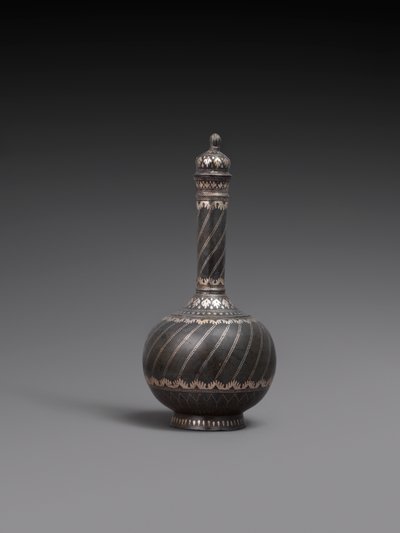 Kolbe og låg og stativ, eller fad af metallegering indlagt med sølv, 1700-99 af Indian School