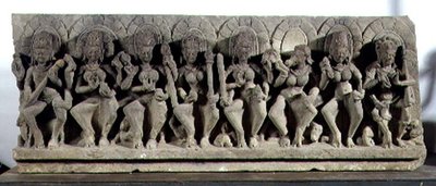 Overligger, der forestiller Siva og de syv modergudinder, Gurjara-Pratihara-dynastiet, Allahabad (sten) af Indian School