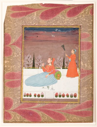 Kvinde siddende på en terrasse med en ledsager med en chauri, ca. 1735 (ugennemsigtigt wc & guld på papir) af Indian School