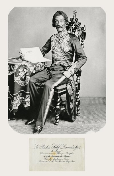 Portræt af Raden Saleh og hans visitkort, ca. 1850-70 (bw foto og gravering) af Indonesian School