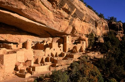 Mesa Verde er en amerikansk nationalpark, der ligger i det sydvestlige hjørne af Colorado. af Ira Block