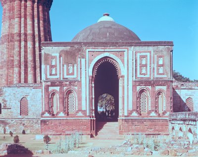 Alai Darwaza, bygget af Ala-ud-din Khalji, 1311 af Islamic School
