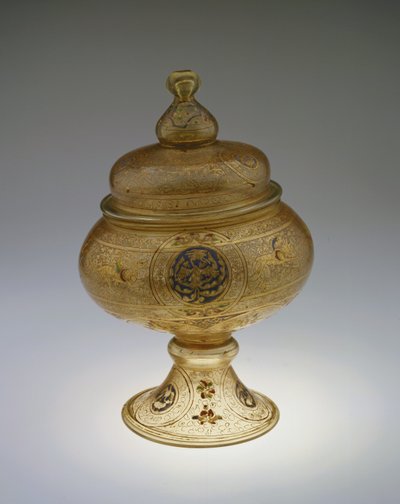 Fodskål med låg, Mamluk-dynasti (glas med forgyldt og emaljeret dekoration) af Islamic School