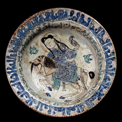 Islamisk kunst: falkonerrytterfad i keramik. Begyndelsen af det 13. århundrede. Fra Iran. Paris, Louvre-museet af Islamic School