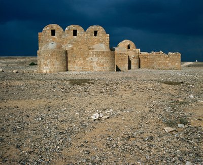 Udsigt over Qasr Amra, ørkenslotte (711-715) af Islamic School