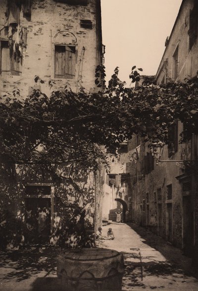 Corte Dolfin i Castello, 1892 af Italian Photographer