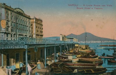 Napoli - udsigt over Grand Hotel Santa Lucia og Vesuv. Postkort sendt i 1913. af Italian Photographer