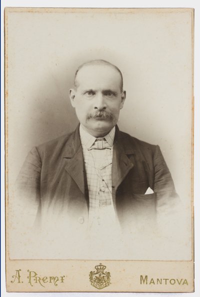 Foto på et postkort, der portrætterer maleren Albano Lugli af Italian Photographer