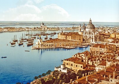Santa Maria della Salute fra Campanile Tower på Markuspladsen, Venedig, pub. ca. 1900 af Italian Photographer