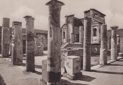 Tempio Di Iside, Isis-templet (s/h-billede) af Italian Photographer