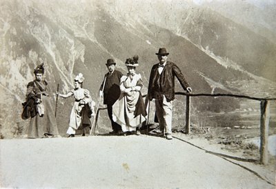 Turister i bjergene, Italien, ca. 1895 (sepia foto) af Italian Photographer
