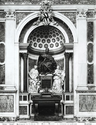 Monument til pave Clemens XII (1652-1740) med porfyr urne og søjler fra Pantheon, mellem Temperance (L.) og Prudence (R.) i Corsini Chapel (bronze, marmor, porfyr) (s/h foto) af Italian School