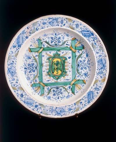 Tallerken med Rampant Lion, fremstillet af Cafaggiolo af Italian School
