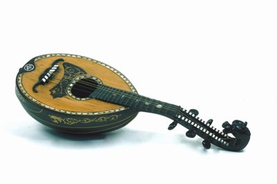 Stilleben af mandolin af milanesisk type. 1700-tallet. af Italian School