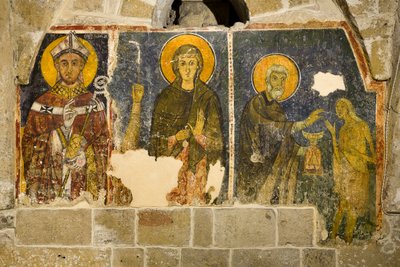 Triptykon, der fra venstre viser San Cataldo, La Maddalena og San Zosimo, der uddeler nadver til Santa Maria Egiziaca, katedralens krypt. af Italian School